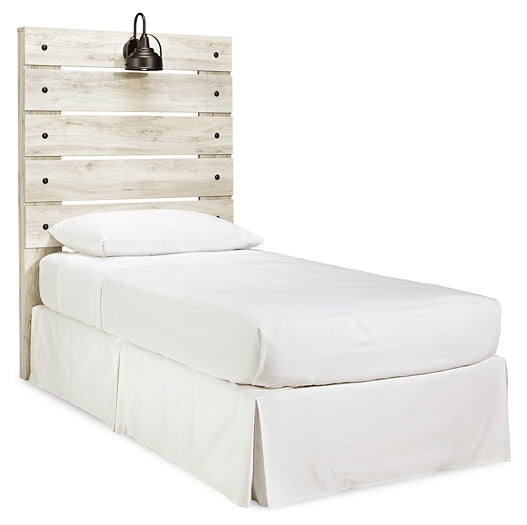 Cambeck Panel Headboard With Mirrored Dresser And 2 Nightstands