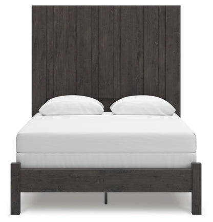 Fraluna Queen Panel Bed with Mirrored Dresser, Chest and Nightstand