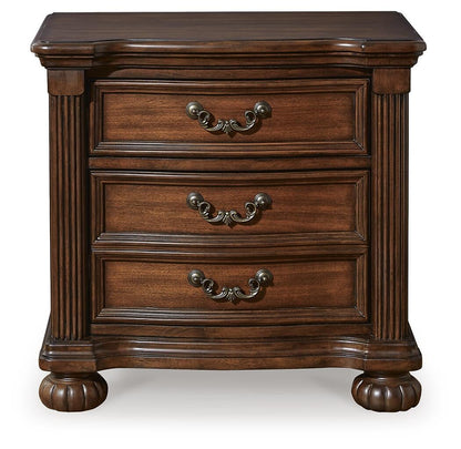 Lavinton California King Poster Bed, Dresser, Mirror, Chest and Nightstand