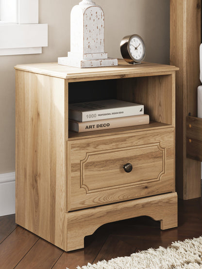 Aleaport Queen Panel Bed with Mirrored Dresser and Nightstand