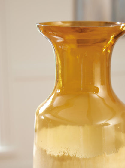Wynburg Vase