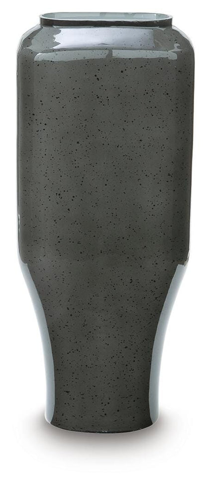 Kierlain Vase