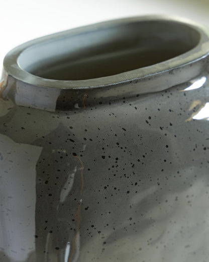 Kierlain Vase