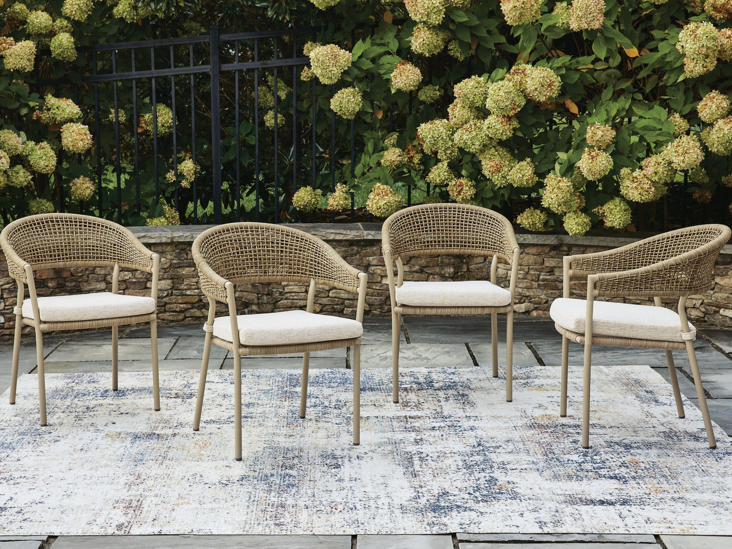 Orchard Beach Arm Chair With Cushion (4/CN)