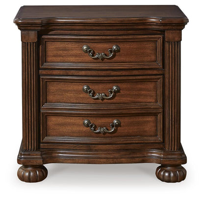 Lavinton California King Poster Bed, Dresser, Mirror, Chest and Nightstand