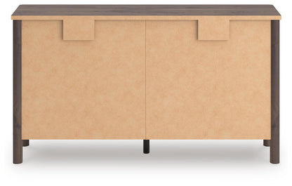 Pamytta King Panel Platform Bed, Dresser, Mirror and Nightstand