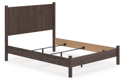 Pamytta Queen Panel Bed, Dresser, Mirror and Nightstand