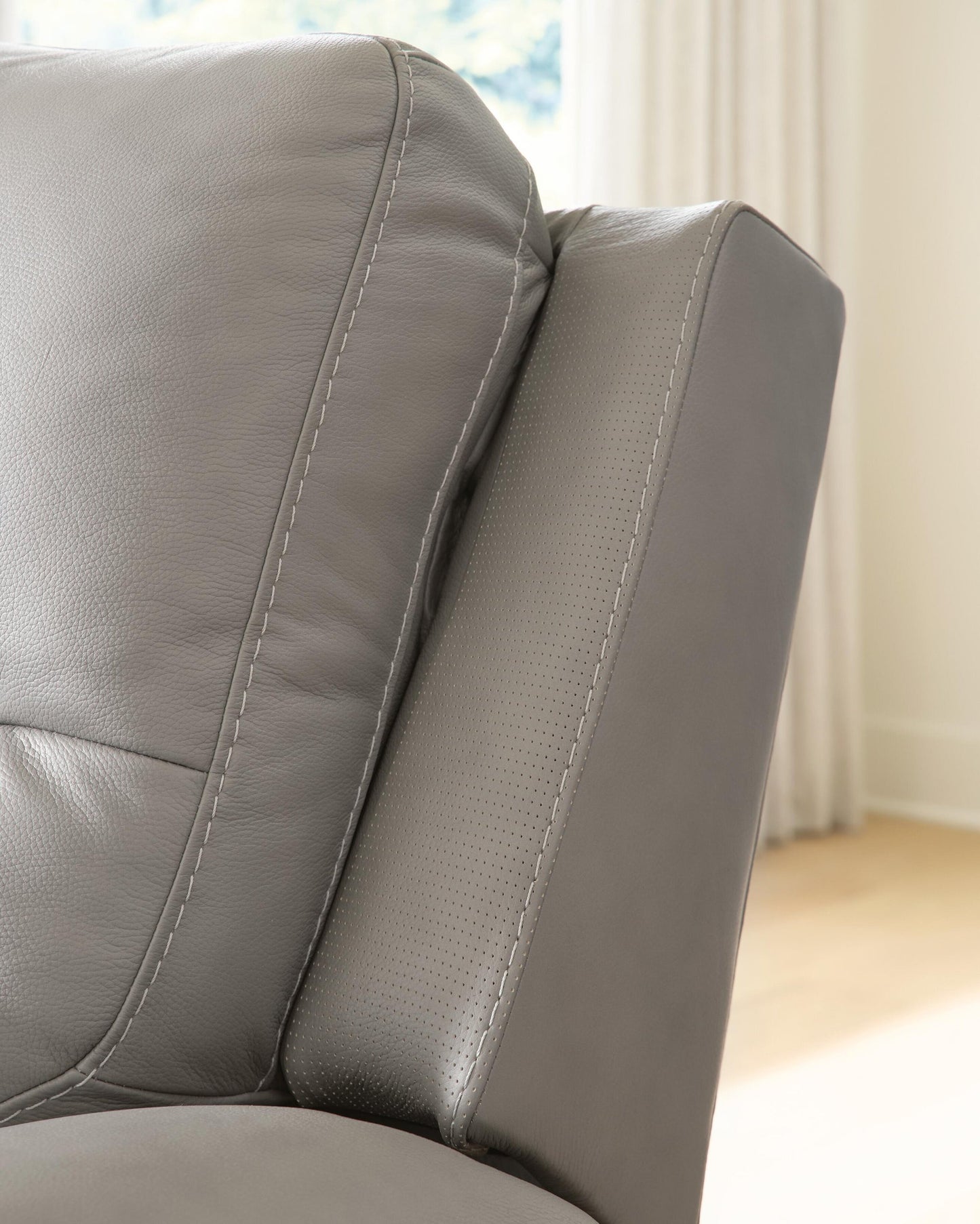 Real Moments Power Recliner w/Audio Seating