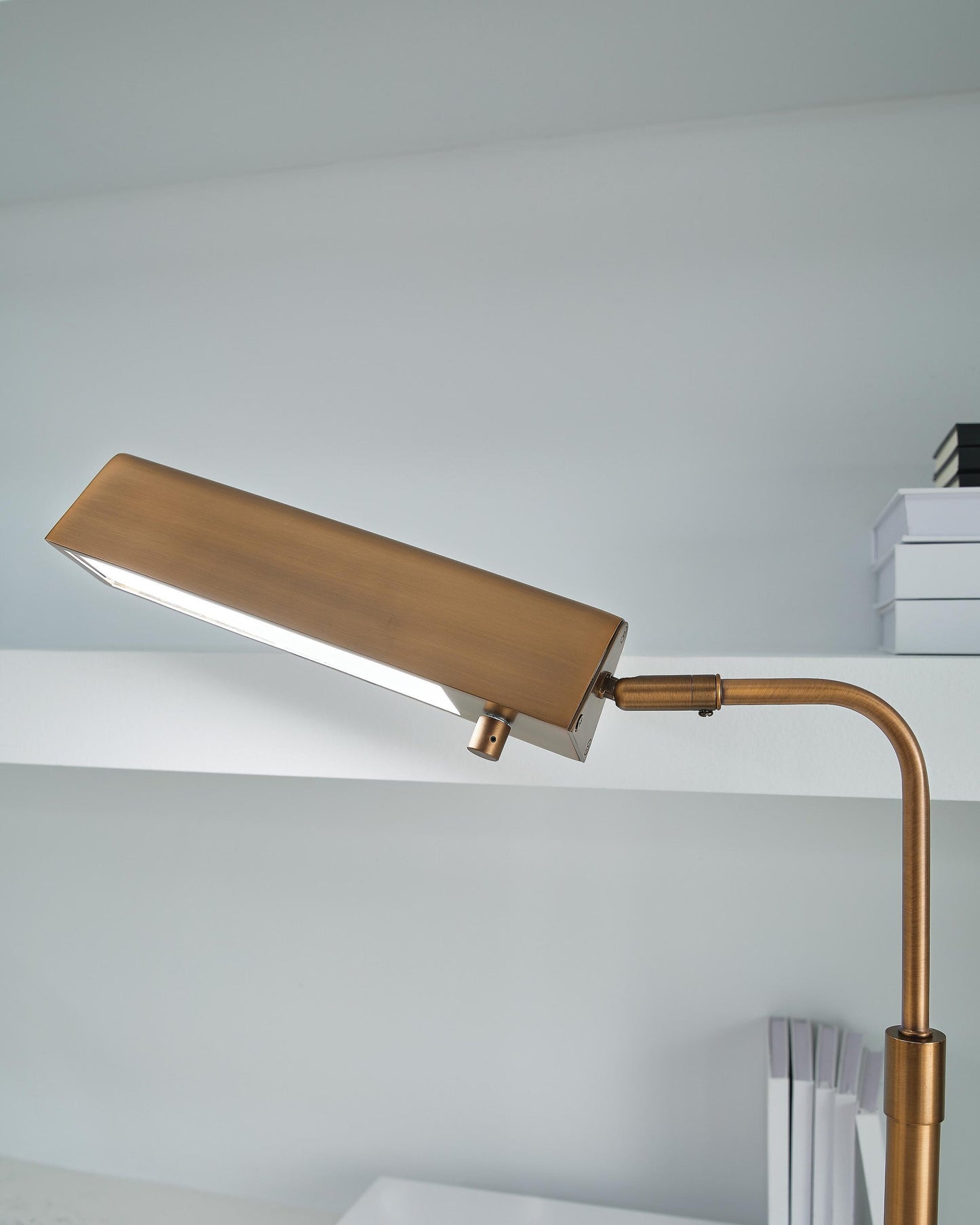 Yafe Metal Desk Lamp (1/CN)
