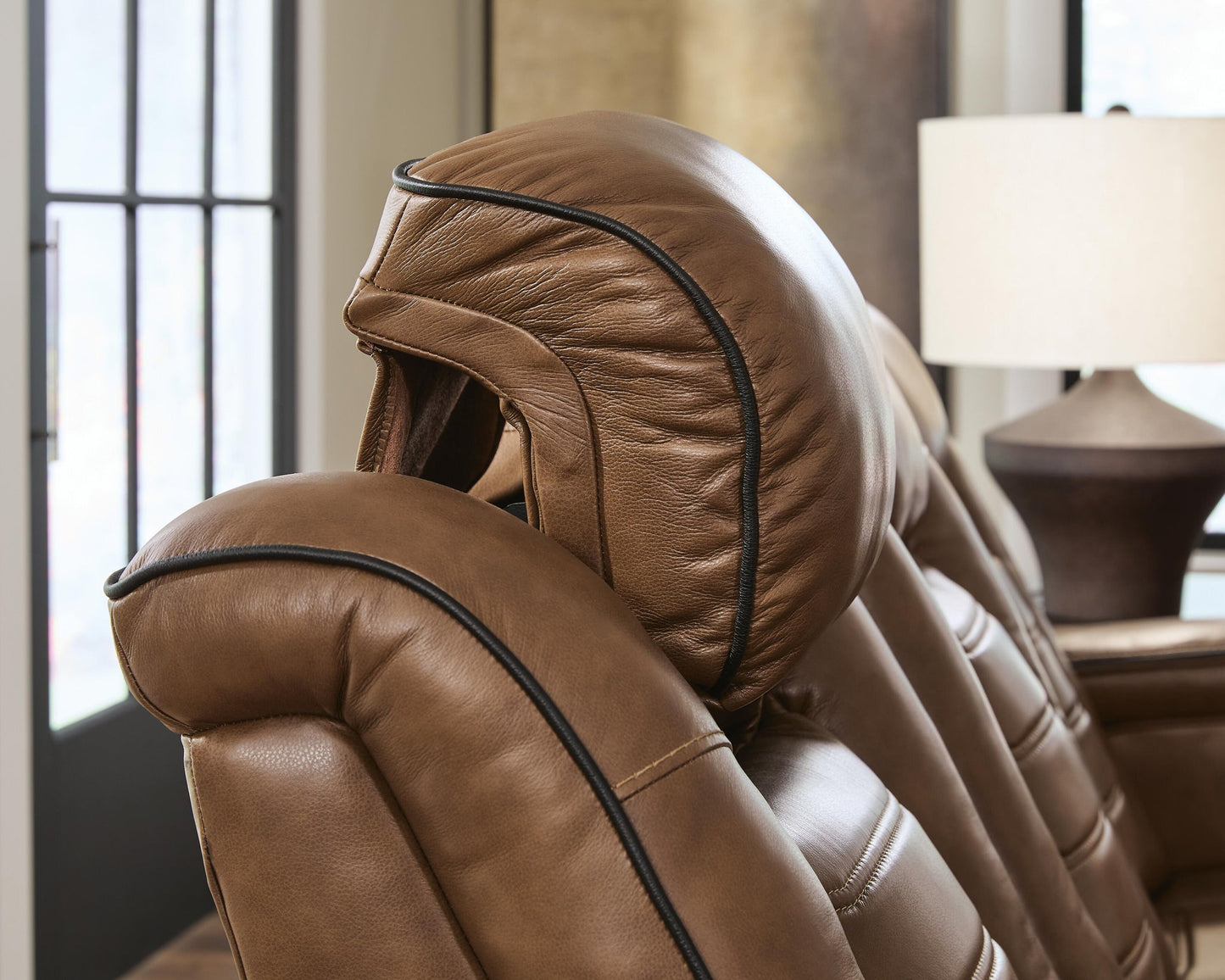 Gruaro PWR REC Sofa with ADJ Headrest