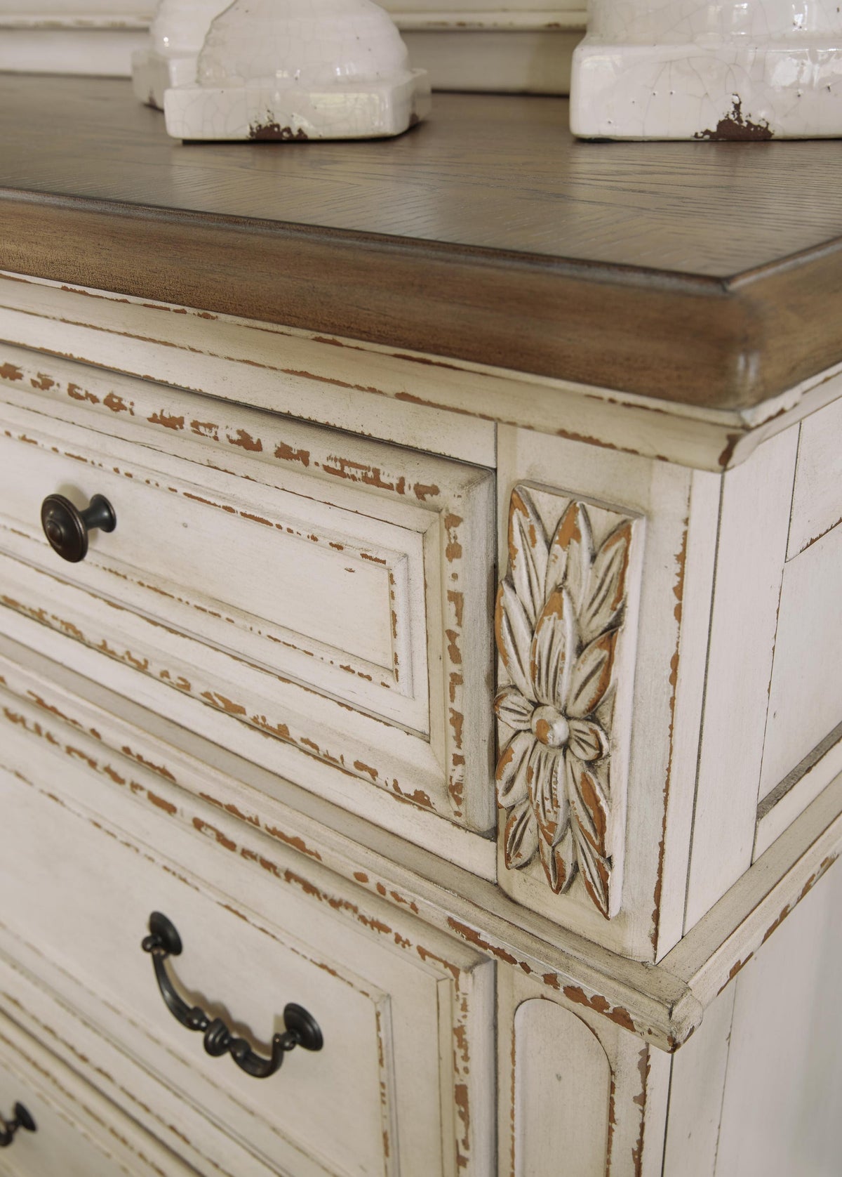 Realyn King Upholstered Panel Bed with Mirrored Dresser