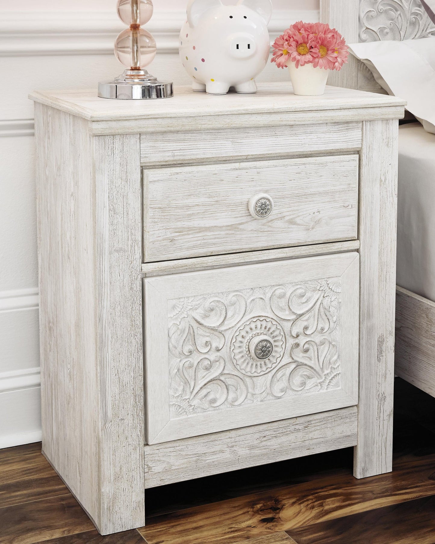 Paxberry Queen Panel Bed with Mirrored Dresser, Chest and Nightstand