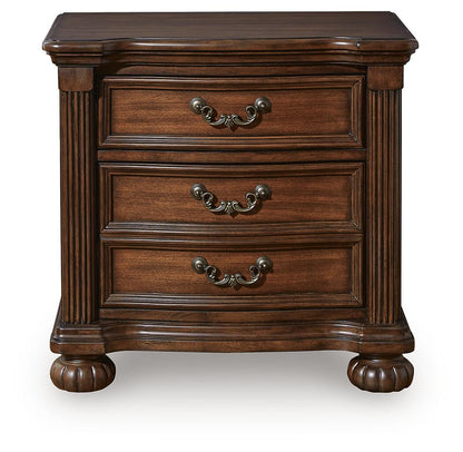 Lavinton California King Poster Bed with Mirrored Dresser and Nightstand