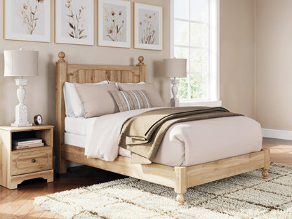 Galletyn Full Panel Bed with Mirrored Dresser and Nightstand